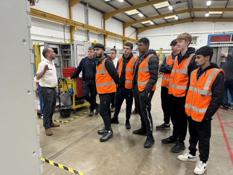 Factory tours offer students real-life insights into engineering   11